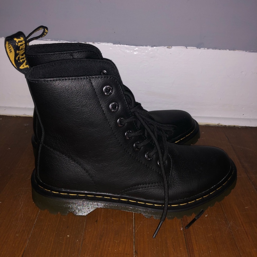 Never Worn Luana Dr Marten